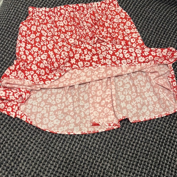 Red Floral Skirt, Large (95% polyester , 5% spandex) - Picture 2 of 5